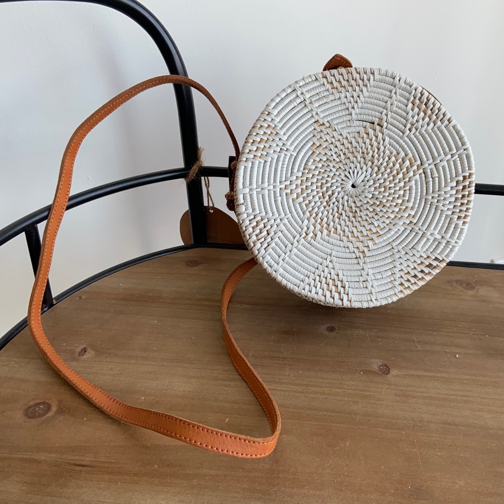 SPRING/SUMMER WHITE CROCHET SHOULDER BAG